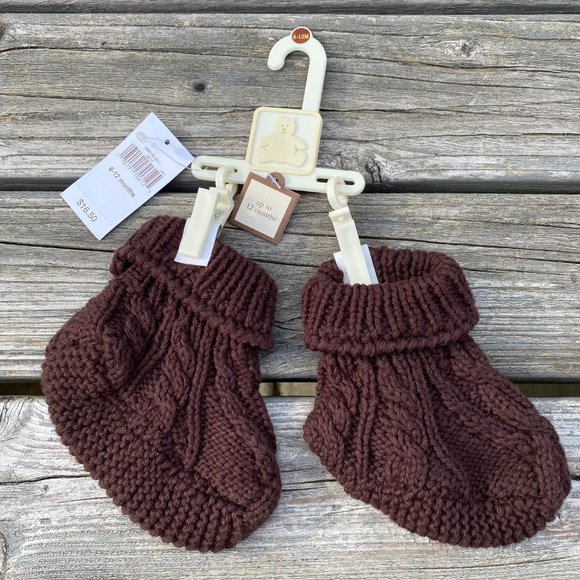 Gap Brown Knit Hat with Ears & Booties for Baby - Picture 4 of 13